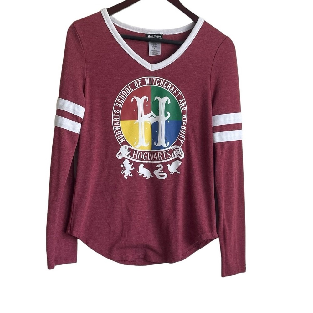 Harry Potter Women Top M Red Hogwarts School Graphic Design Casual White Accents